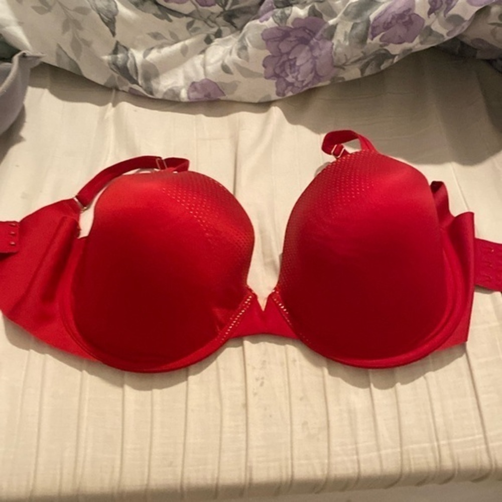 Victorias Secret lined perfect coverage bra